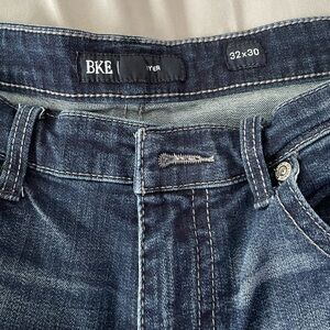 BKE Tyler relaxed fit. Dark wash. Size 32/30